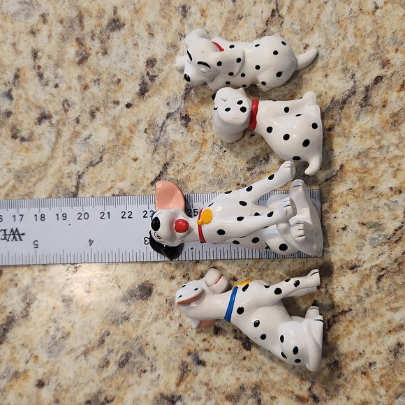 Disney Collectible 101 Dalmatian Figures - Picture 6 of 6